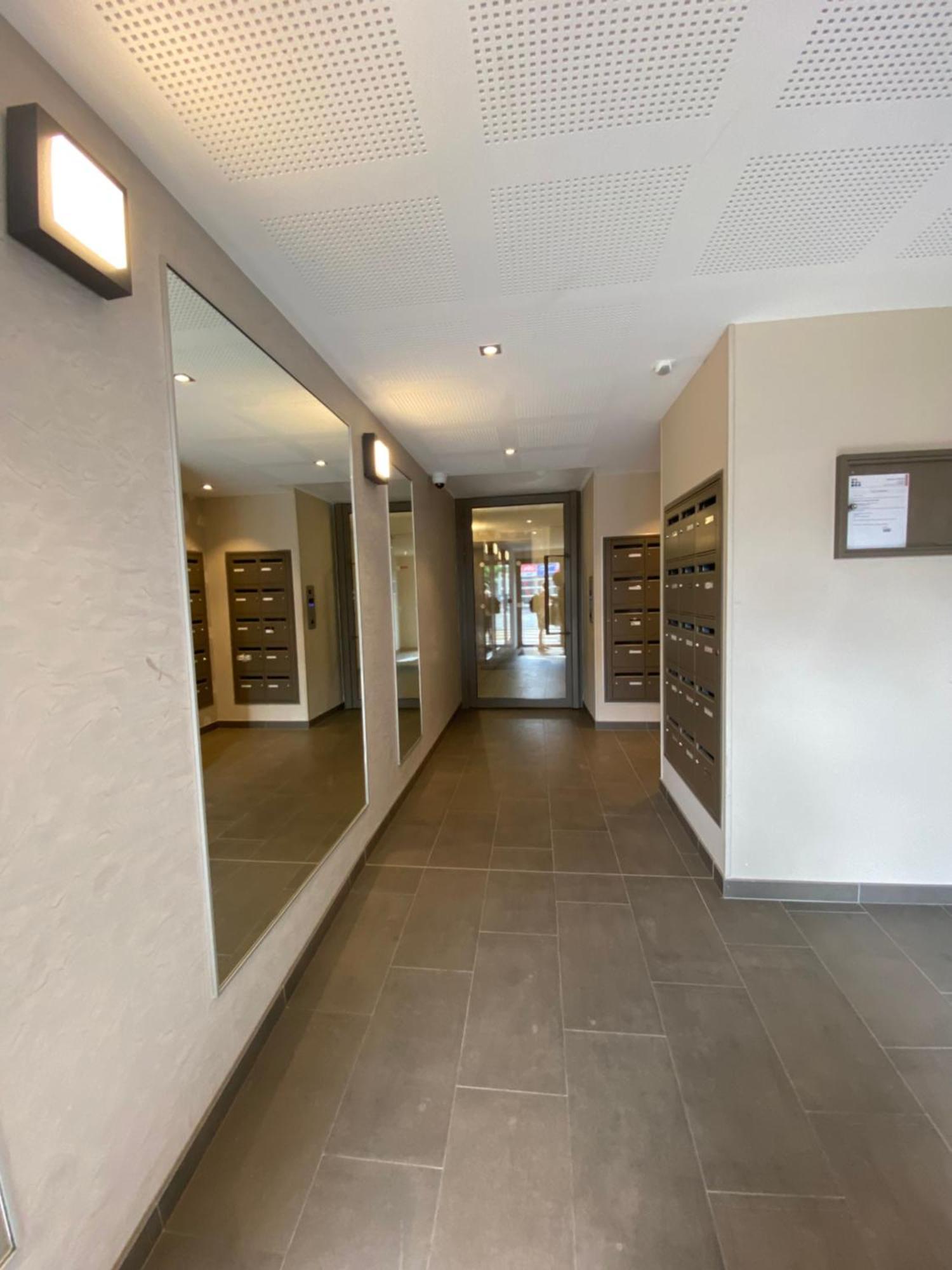 Appartamento Charme Citadin Villemomble Esterno foto